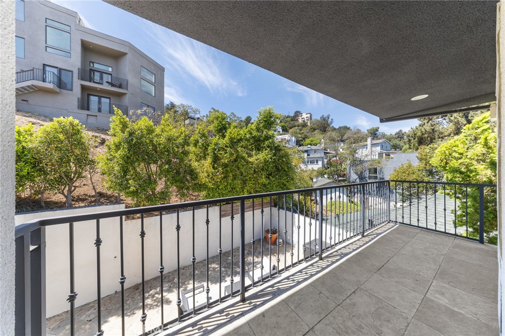 2927 Park Center