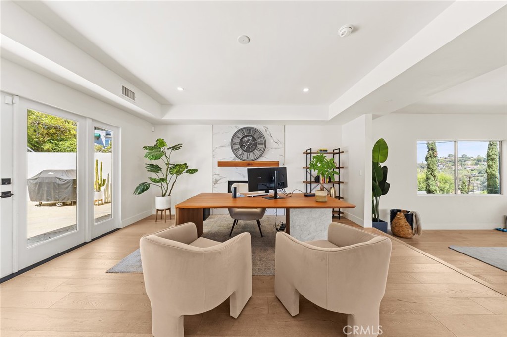 2927 Park Center