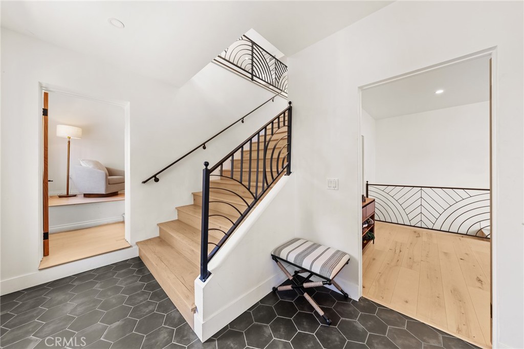2927 Park Center