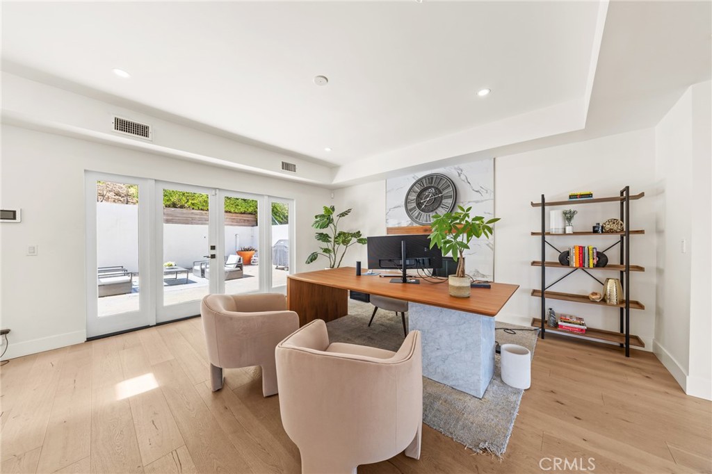2927 Park Center