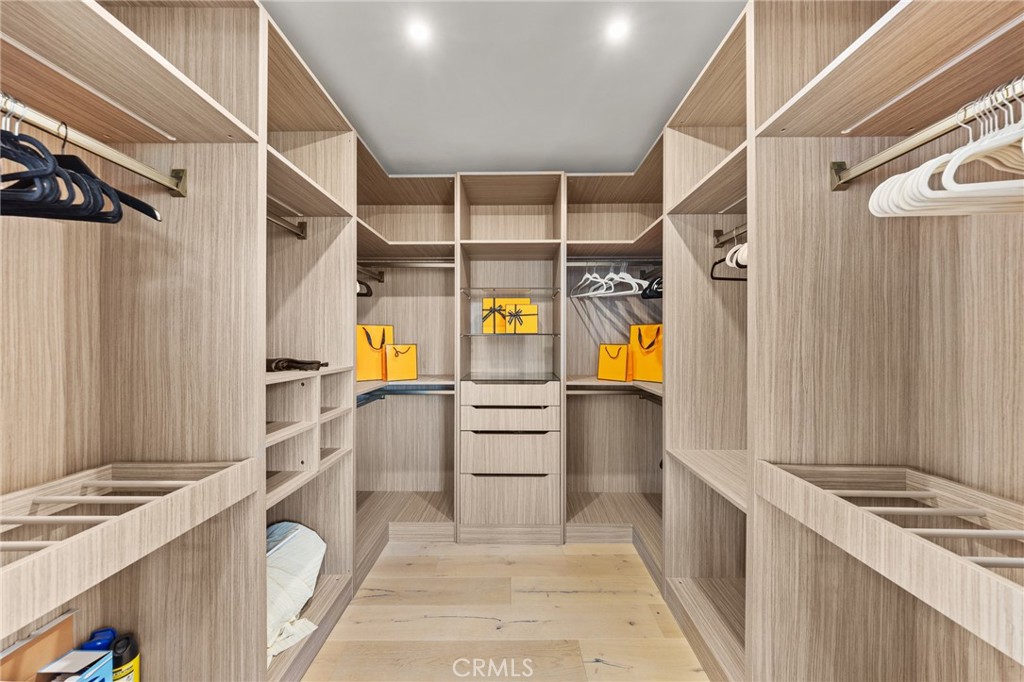 2927 Park Center