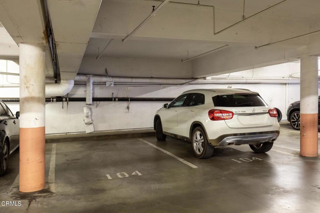 4637 Willis Avenue 104