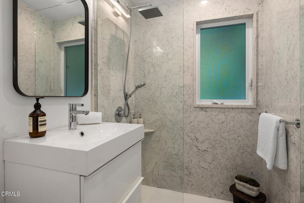 4524 San Andreas Avenue