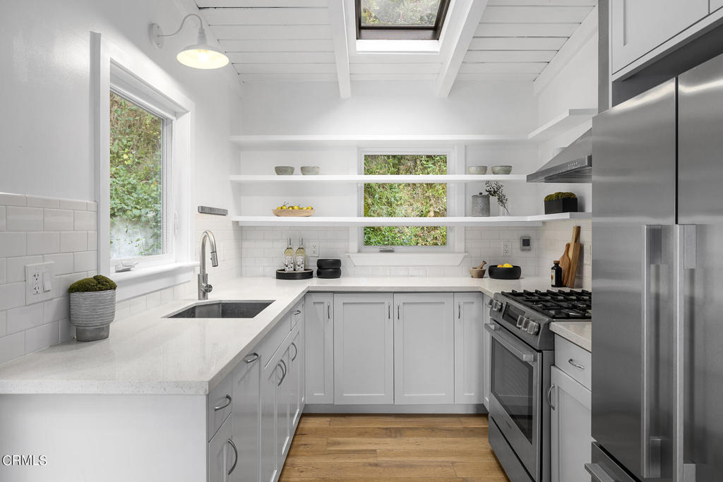 4524 San Andreas Avenue