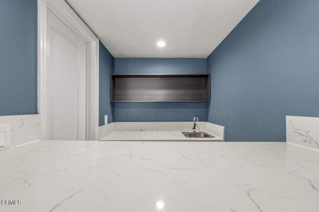 9960 Owensmouth Avenue 10