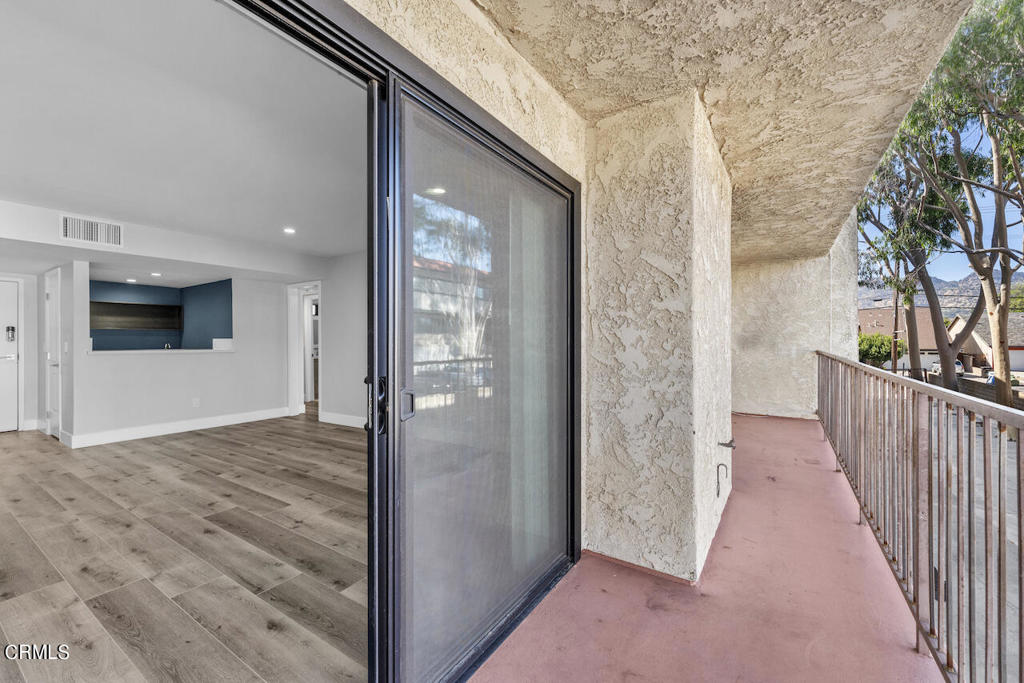 9960 Owensmouth Avenue 10