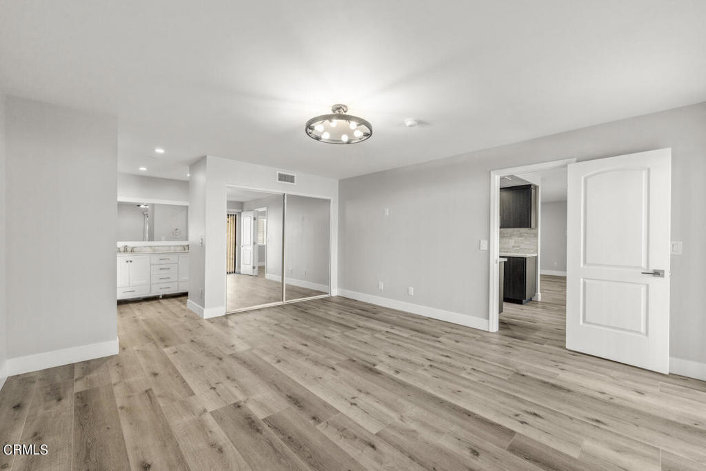 9960 Owensmouth Avenue 10