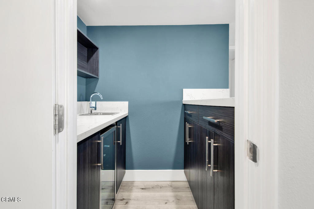 9960 Owensmouth Avenue 10