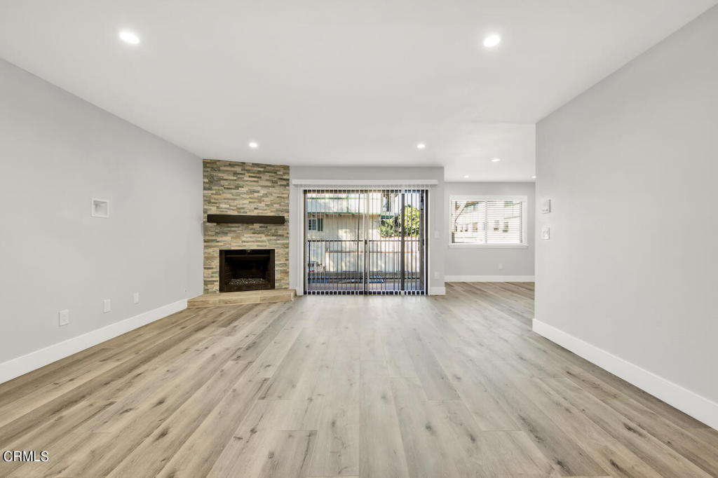 9960 Owensmouth Avenue 10