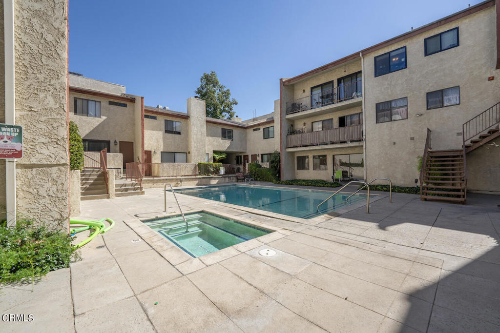 9960 Owensmouth Avenue 10