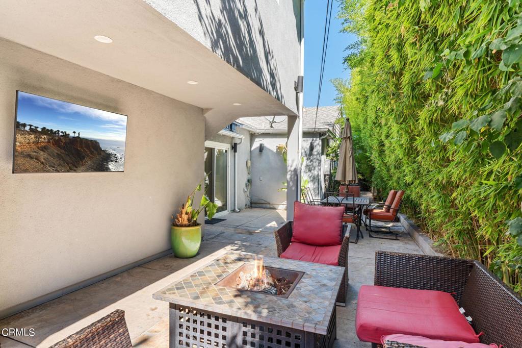 4242 Van Nuys Boulevard