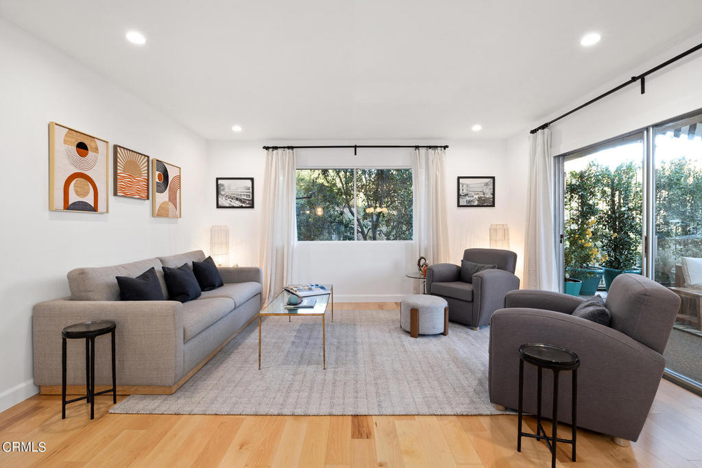 6704 Hillpark Dr 102