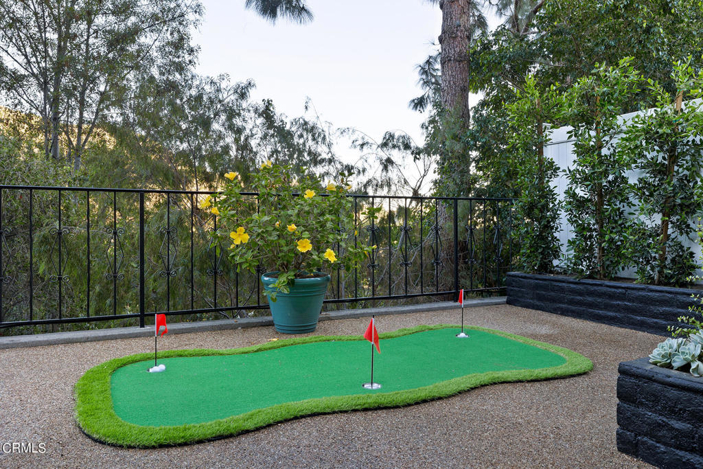 6704 Hillpark Dr 102