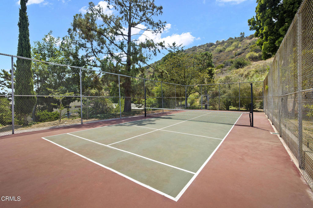 6704 Hillpark Dr 102