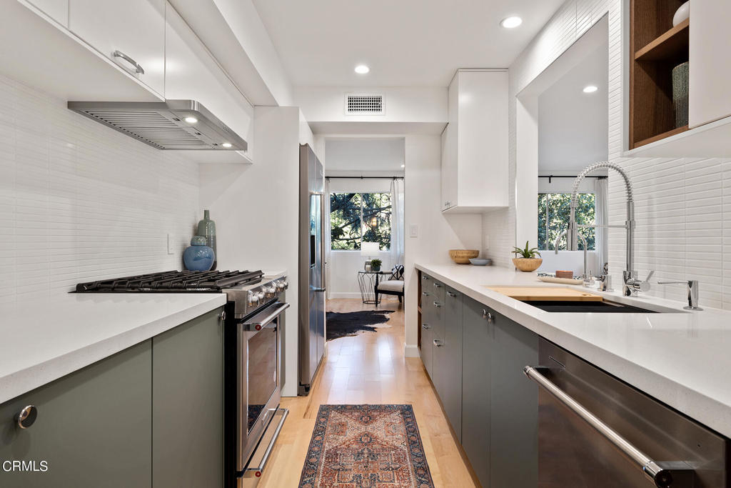 6704 Hillpark Dr 102