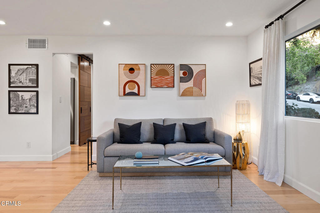 6704 Hillpark Dr 102