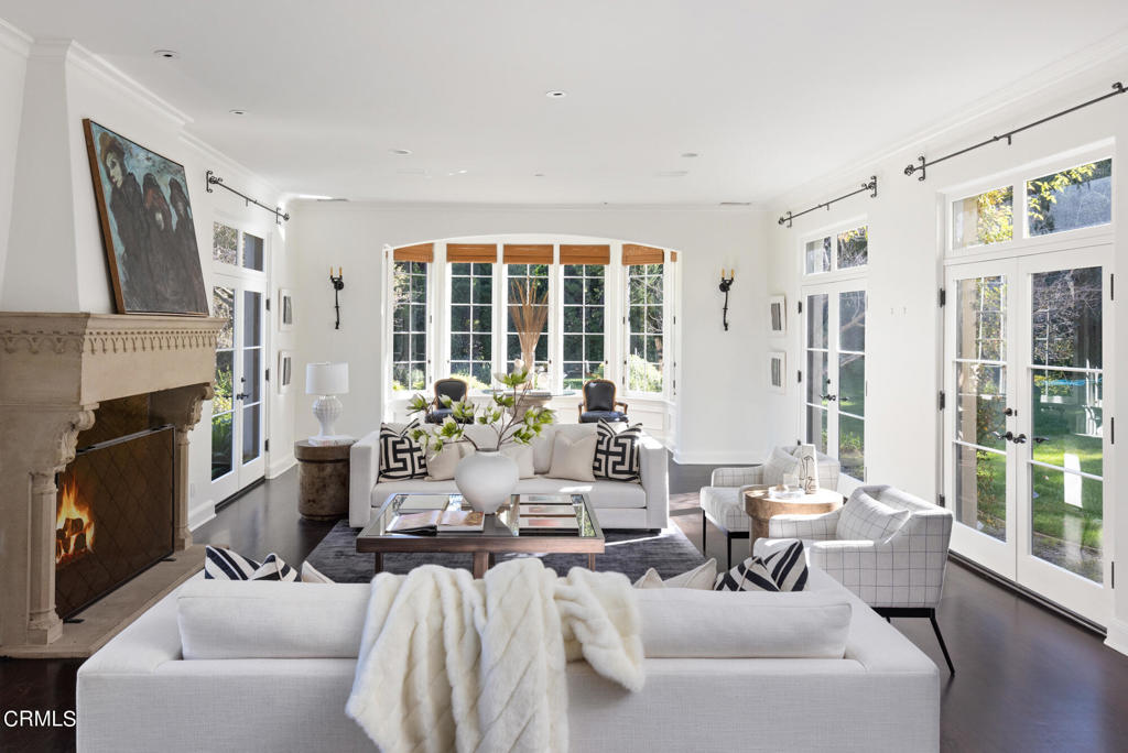 4033 Alta Vista Drive