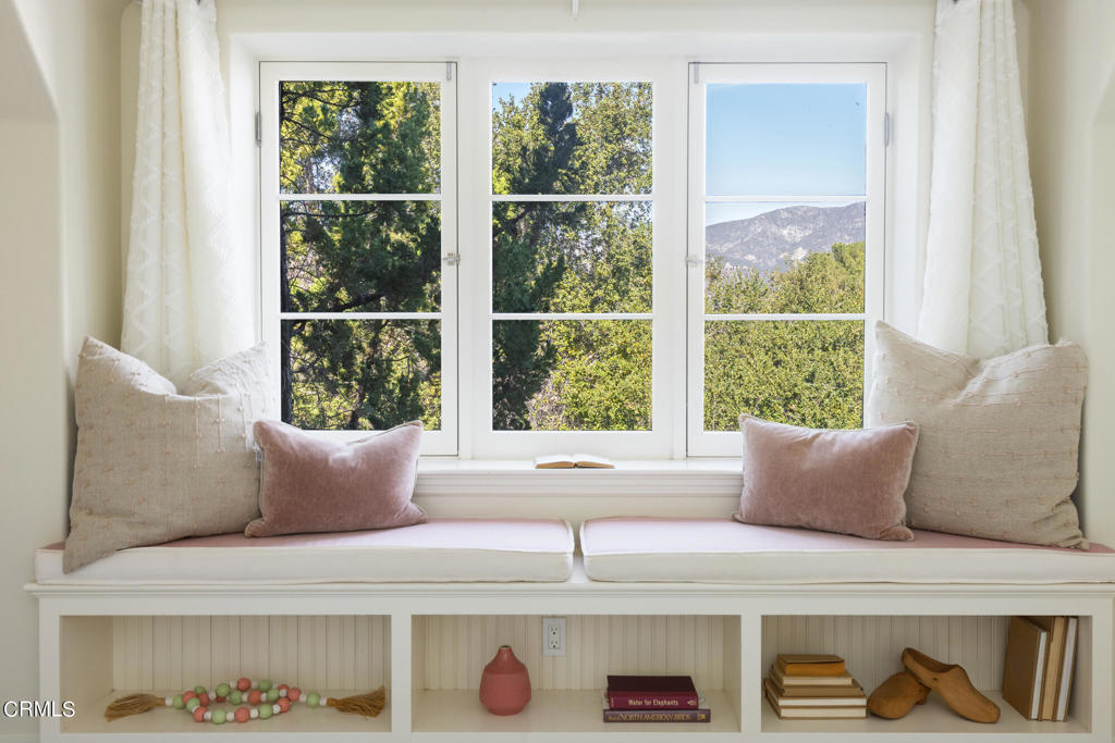 4033 Alta Vista Drive