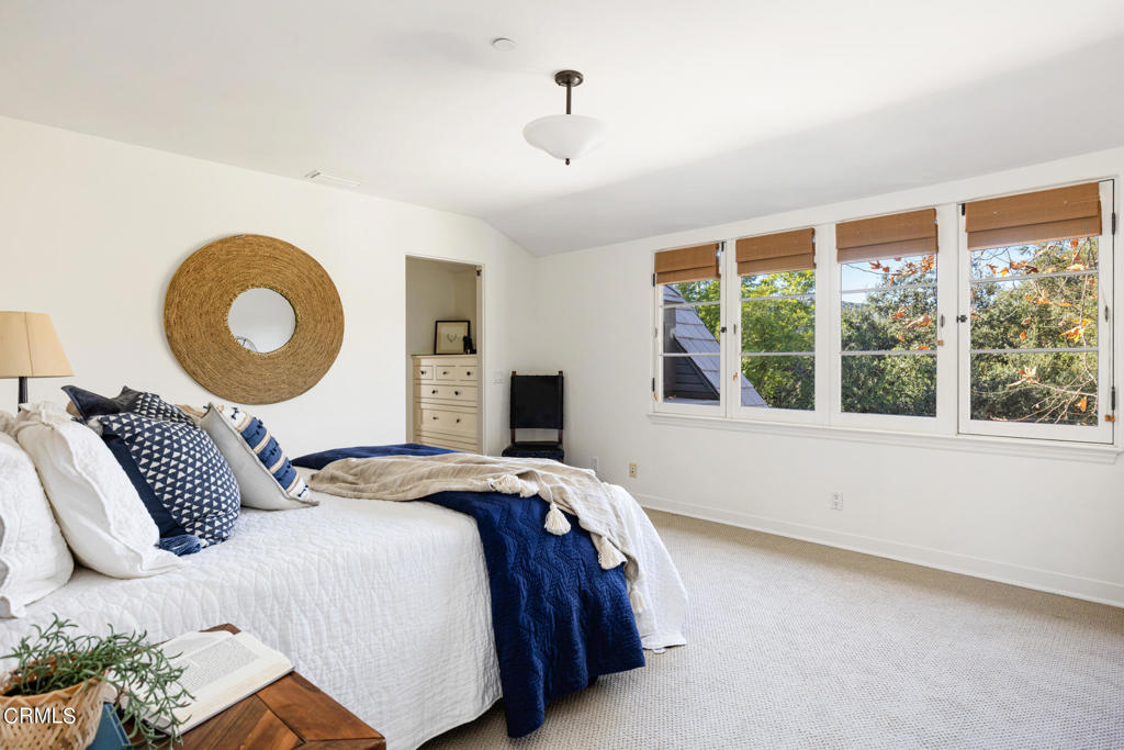 4033 Alta Vista Drive