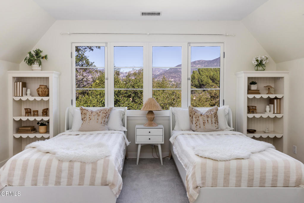 4033 Alta Vista Drive