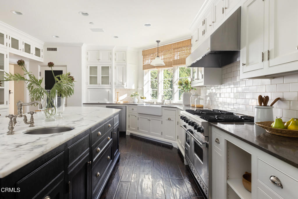 4033 Alta Vista Drive