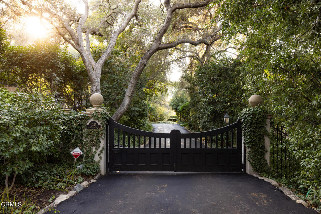 4033 Alta Vista Drive