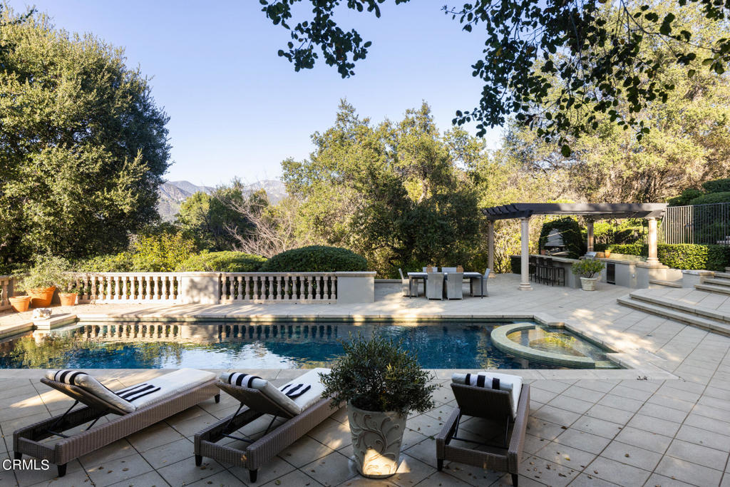 4033 Alta Vista Drive