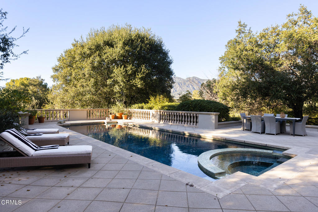 4033 Alta Vista Drive