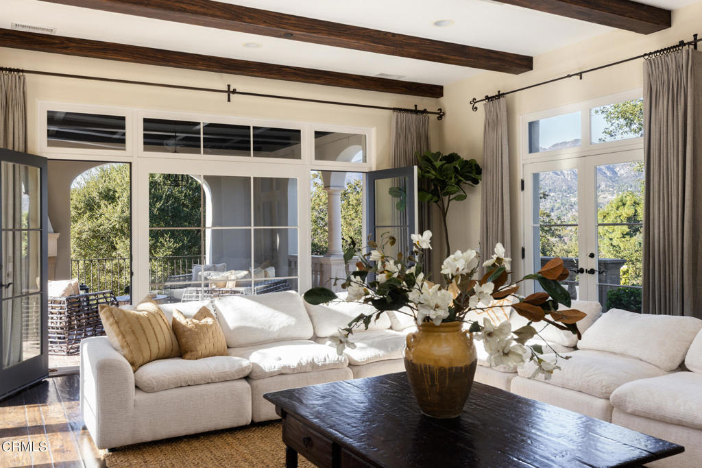 4033 Alta Vista Drive