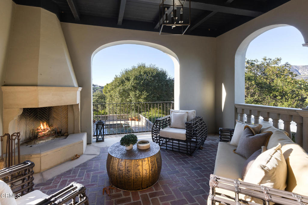 4033 Alta Vista Drive