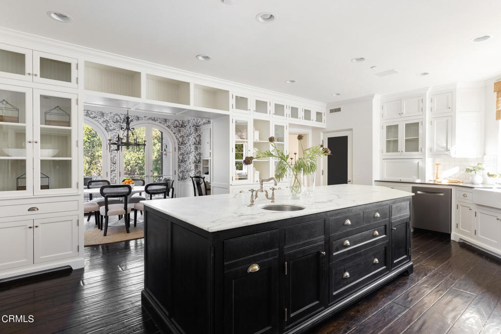 4033 Alta Vista Drive