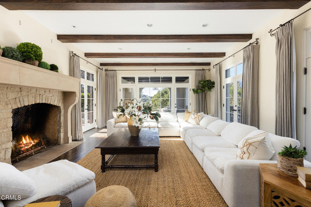 4033 Alta Vista Drive