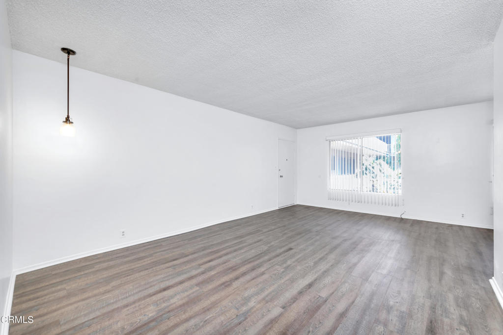 215 N Kenwood Street 203