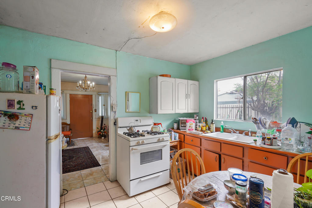 240 N Everett Street