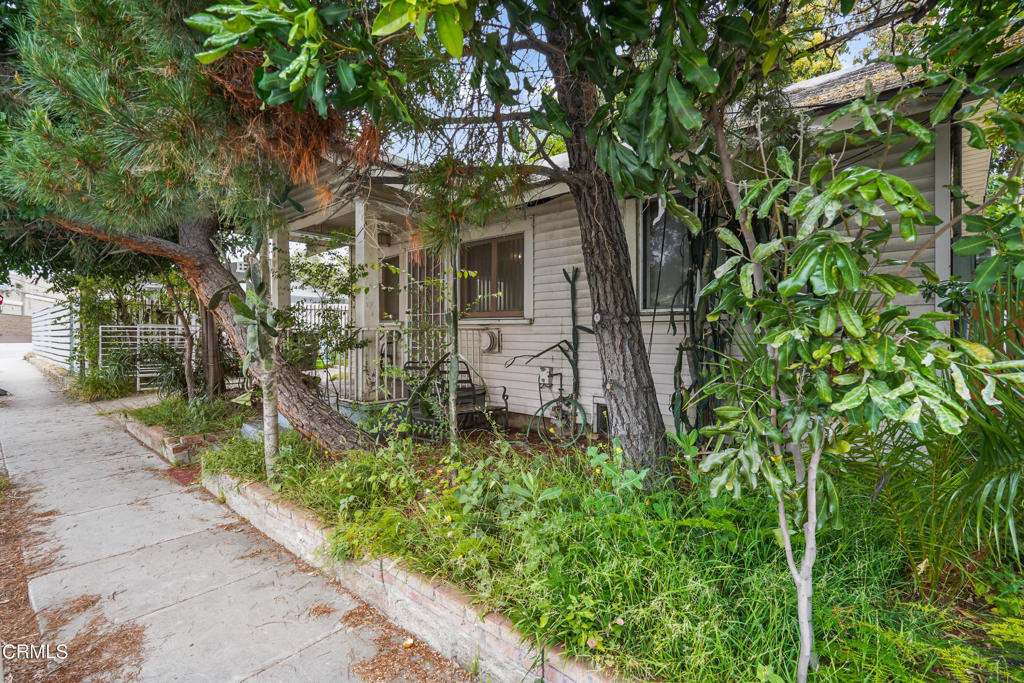 240 N Everett Street