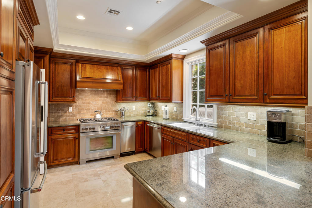 600 S Orange Grove Boulevard 4