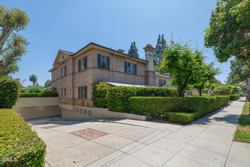 600 S Orange Grove Boulevard 4