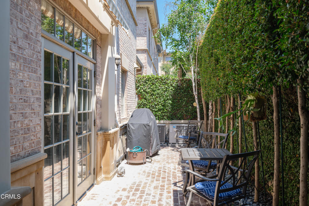 600 S Orange Grove Boulevard 4