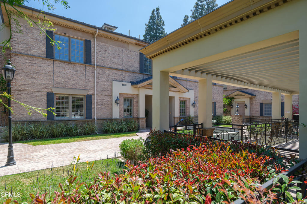 600 S Orange Grove Boulevard 4