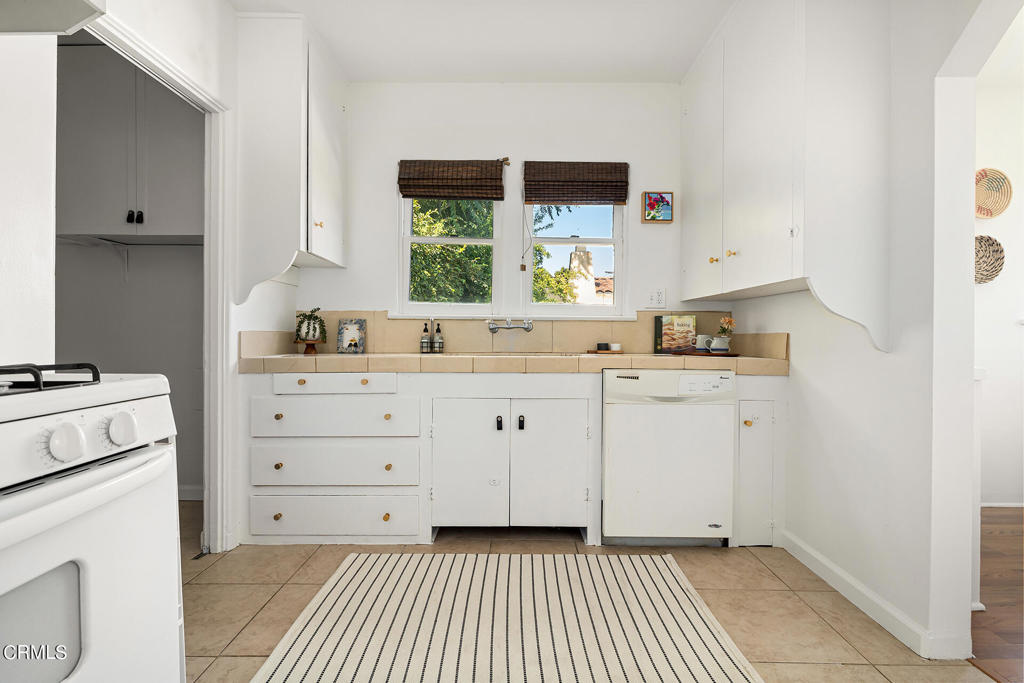 901 Mountain View Terrace