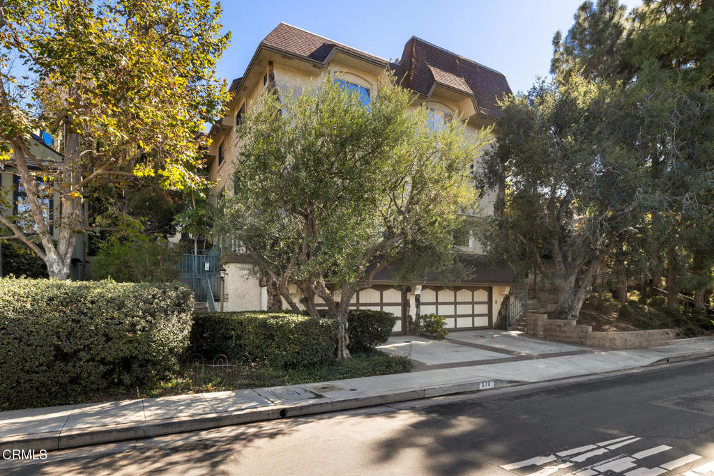 816 Haverford Avenue 1