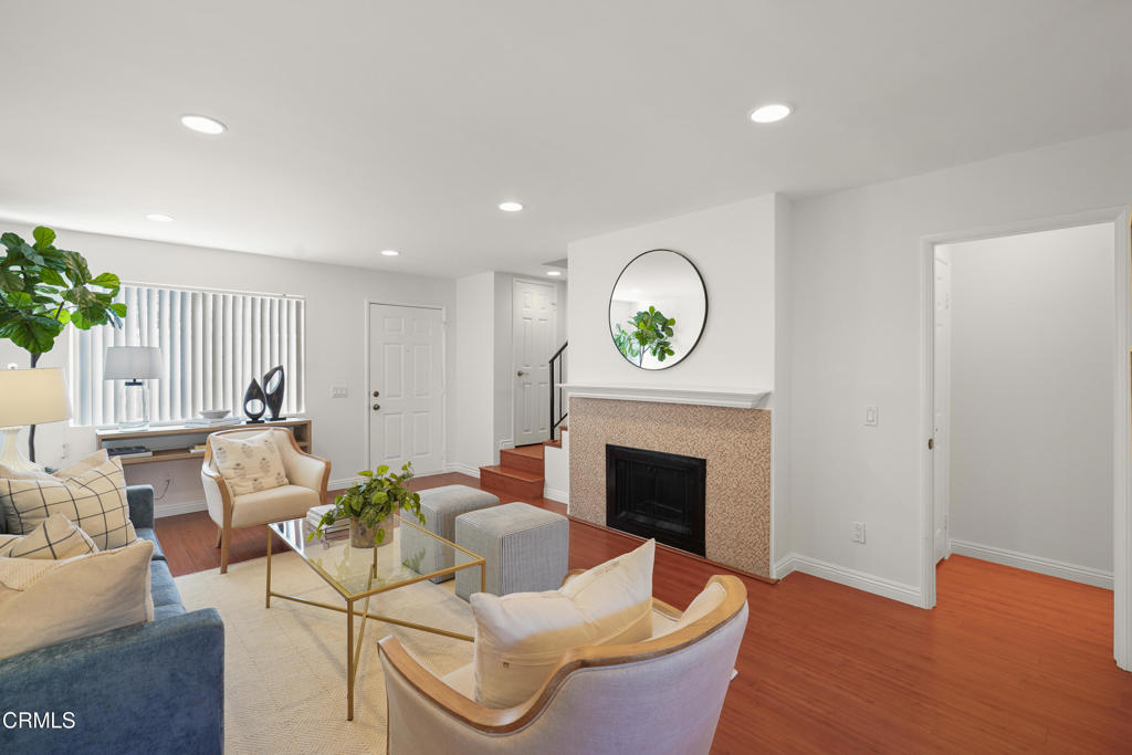 311 E Chestnut Street 5