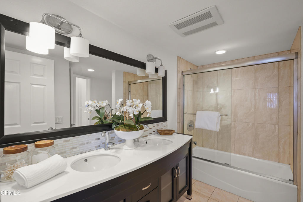 311 E Chestnut Street 5