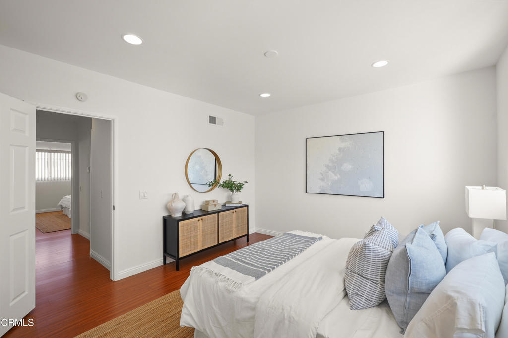 311 E Chestnut Street 5