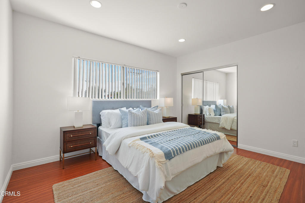 311 E Chestnut Street 5