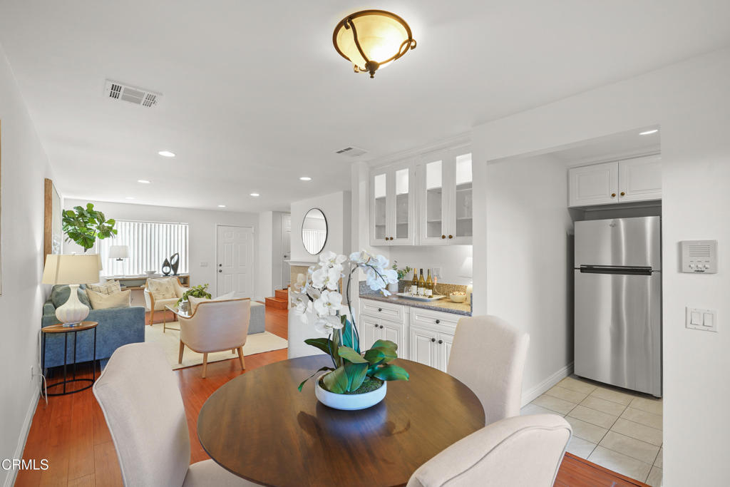 311 E Chestnut Street 5