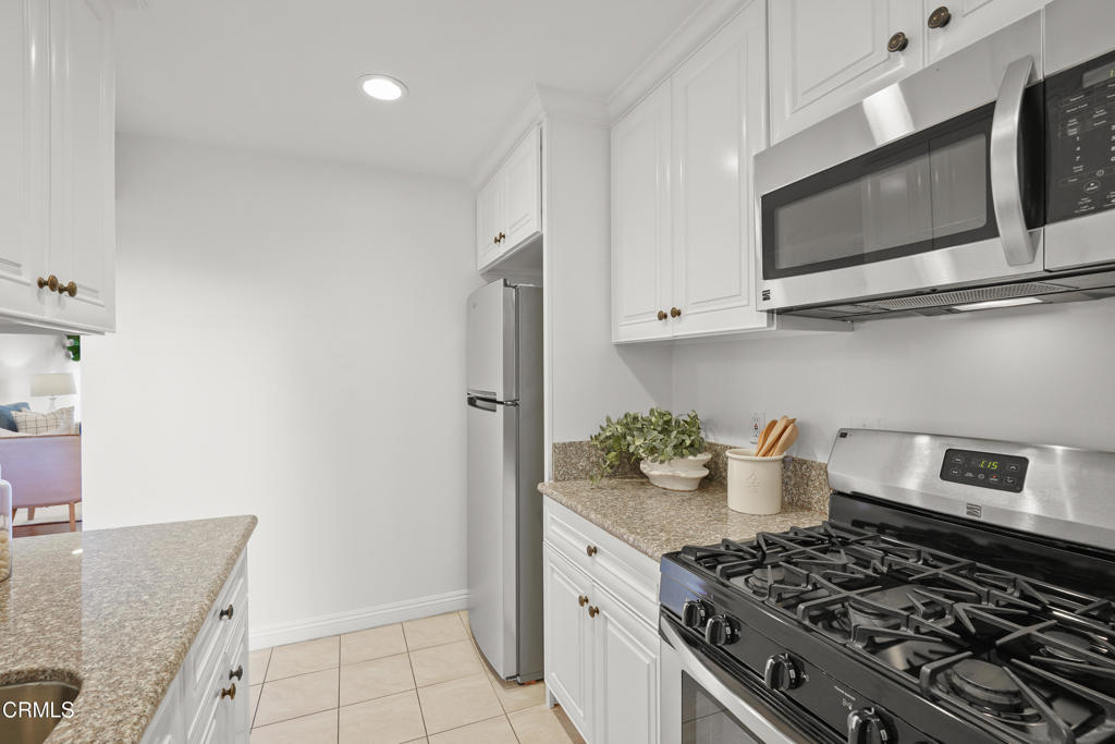 311 E Chestnut Street 5