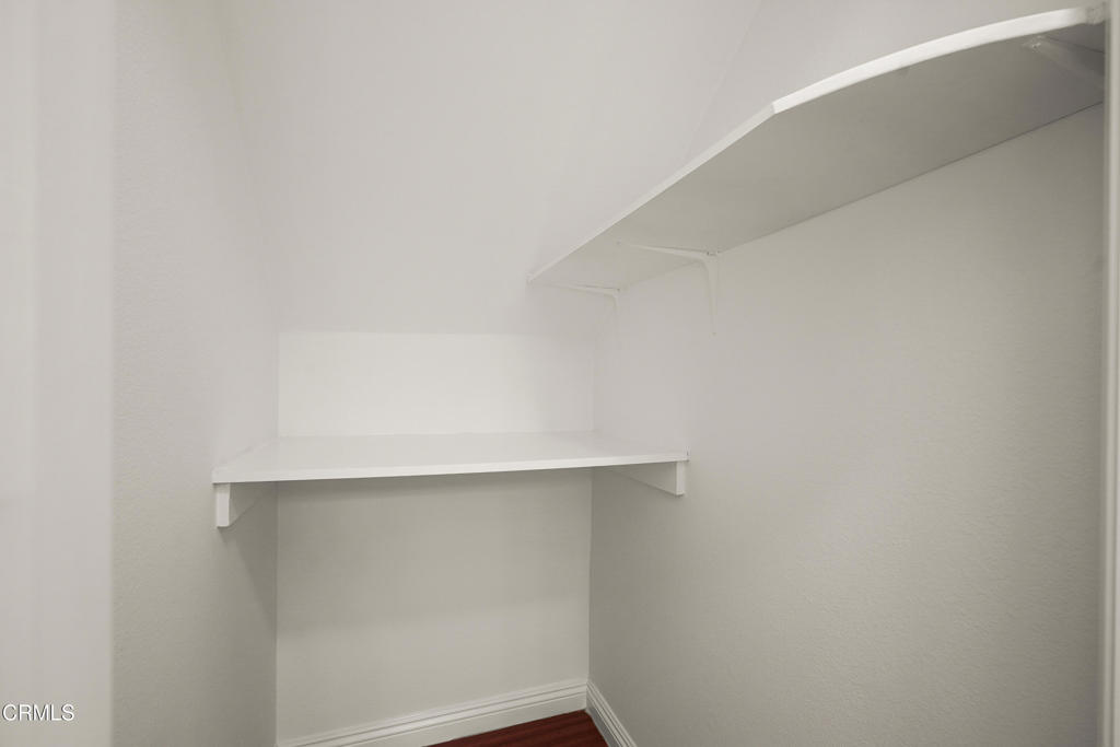 311 E Chestnut Street 5