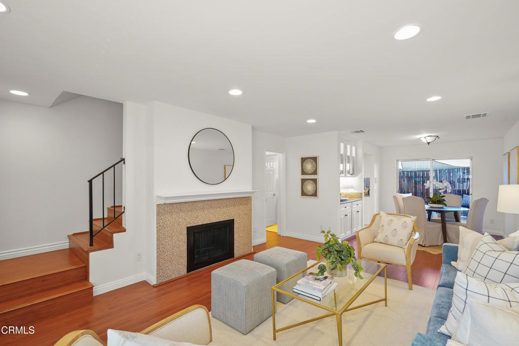 311 E Chestnut Street 5