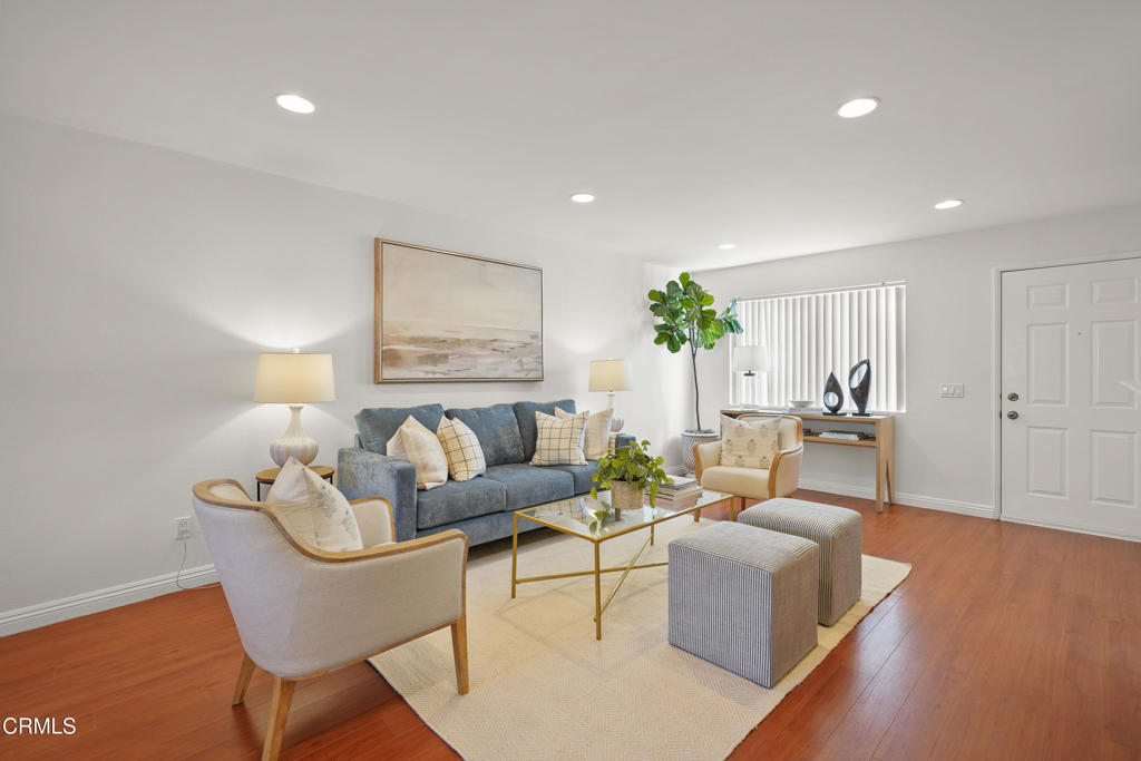 311 E Chestnut Street 5